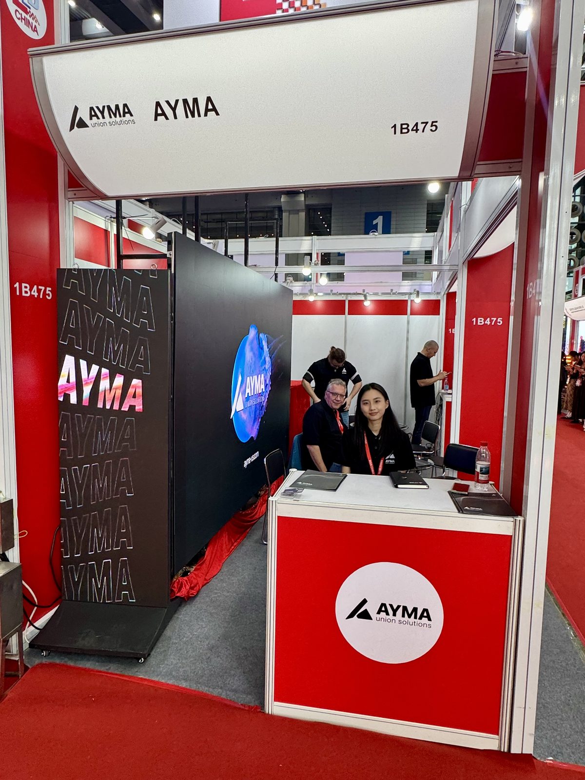 Lee Xinyue (李昕玥)